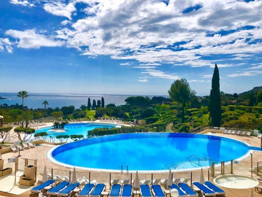 Vacances En Paradis Saint-Raphaël Exteriör bild